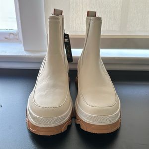 SORREL white waterproof boots